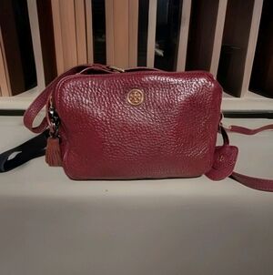 Tory Burch Beautiful Soft Leather Double Zip Burgundy Crossbody Bag S/M